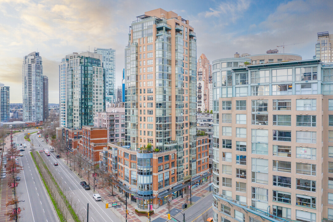 Parkview Gardens in Vancouver, BC - Building Photo