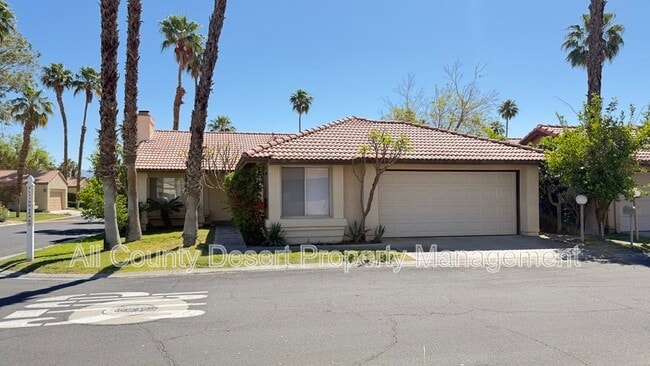 40732 Flying Sea Rd in Palm Desert, CA - Foto de edificio - Building Photo