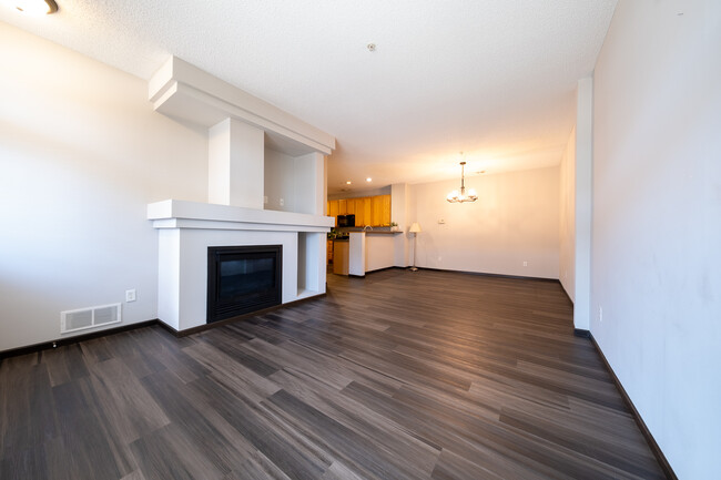4681 Blaine Ave in Inver Grove Heights, MN - Foto de edificio - Building Photo