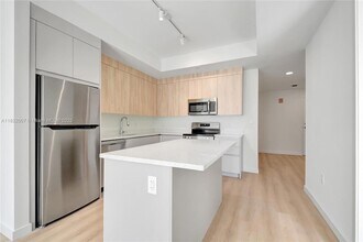 1715 N Dixie Hwy, Unit 2207 in Lake Worth Beach, FL - Building Photo - Building Photo