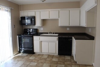449 W China Grade Loop in Bakersfield, CA - Building Photo - Building Photo