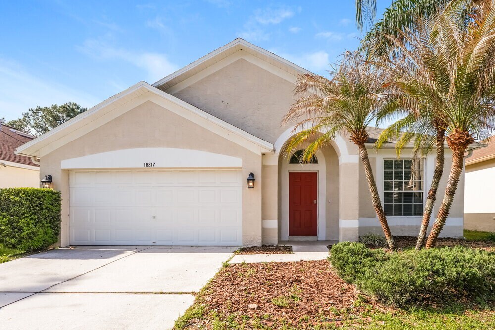 18217 Brookpark Dr in Tampa, FL - Building Photo