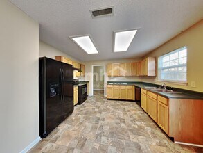 2092 Fullwood Dr in Brownsburg, IN - Foto de edificio - Building Photo