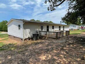 117 Oldfield Cir in Williamston, SC - Building Photo - Building Photo