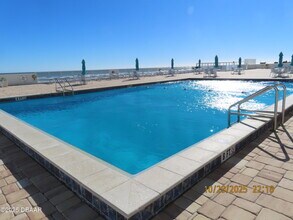 3047 S Atlantic Ave in Daytona Beach, FL - Building Photo - Building Photo