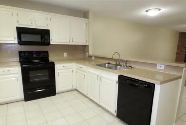 3319 Lexington Dr in Tyler, TX - Building Photo - Building Photo