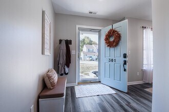 301 Garfield Ln in Simpsonville, SC - Building Photo - Building Photo