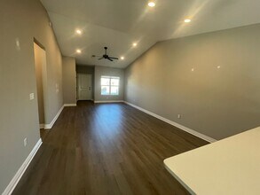 5501-5503 N Edwards Cir in Wichita, KS - Building Photo - Building Photo