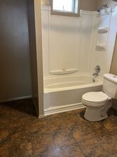 633 E 11th St in Erie, PA - Building Photo - Building Photo