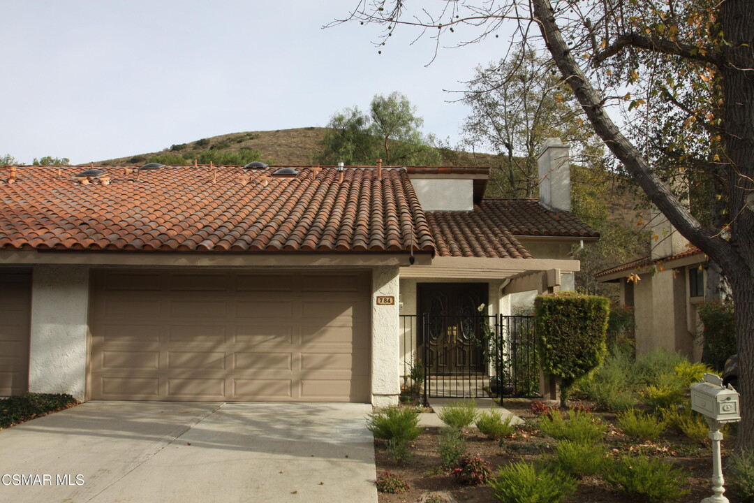 784 N Valley Dr in Westlake Village, CA - Building Photo