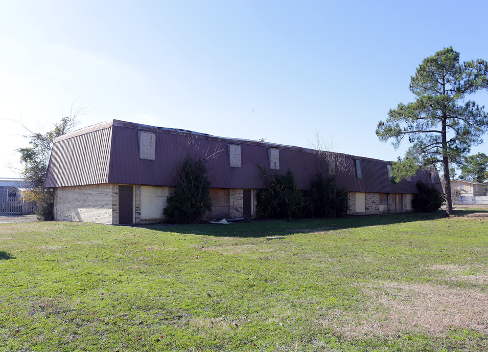 Outback Apartments in Commerce, TX - Building Photo