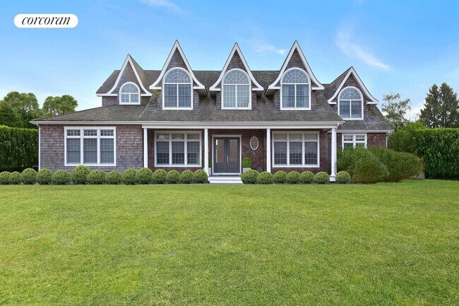 8 Whispering Fields Ct in Water Mill, NY - Foto de edificio - Building Photo