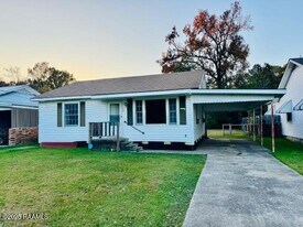 1106 Edith St in Opelousas, LA - Building Photo