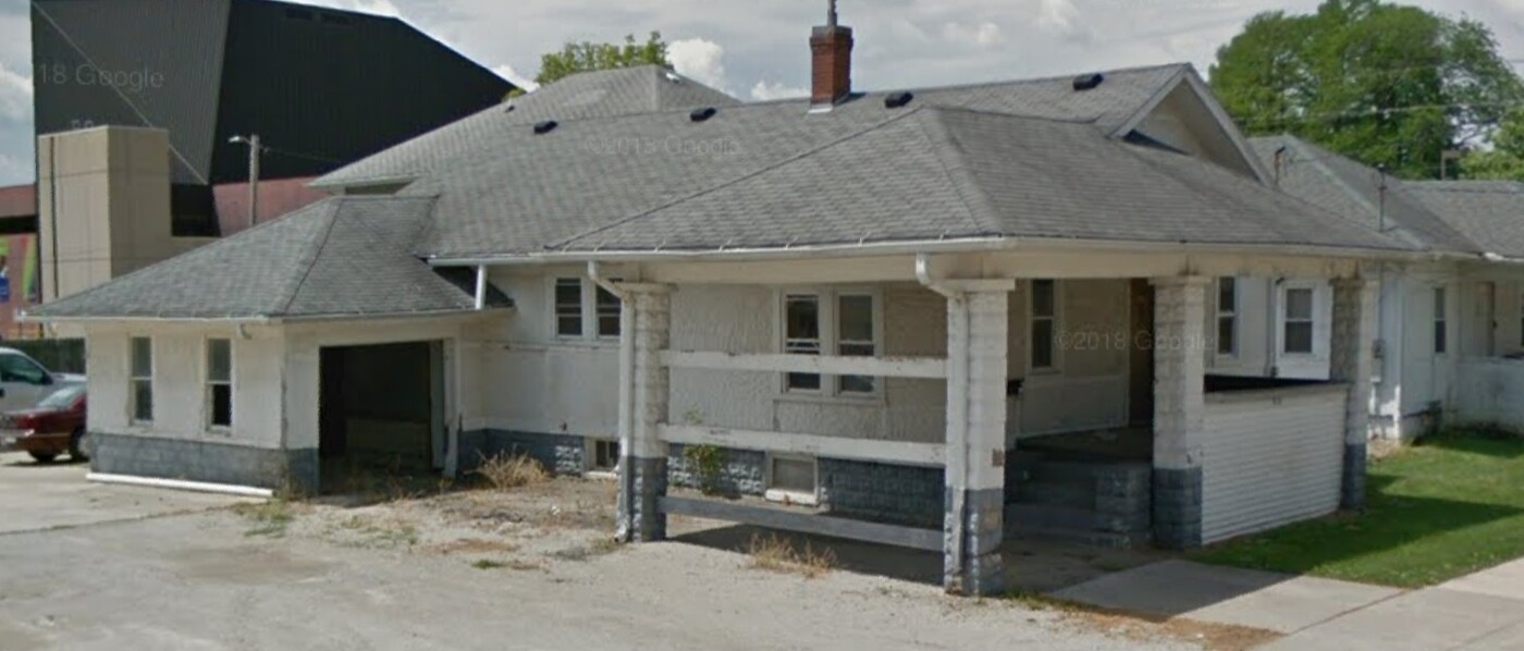 716 Grant Ave in Charleston, IL - Building Photo