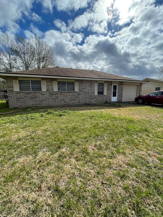 112 Dewberry Dr in Lafayette, LA - Building Photo