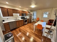 130 W 8th St, Unit 4-bed 2-bath in Boston, MA - Building Photo - Building Photo