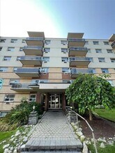 Parkhill in Peterborough, ON - Building Photo - Building Photo