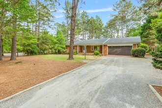 25 Hardee Ln in Whispering Pines, NC - Building Photo - Building Photo