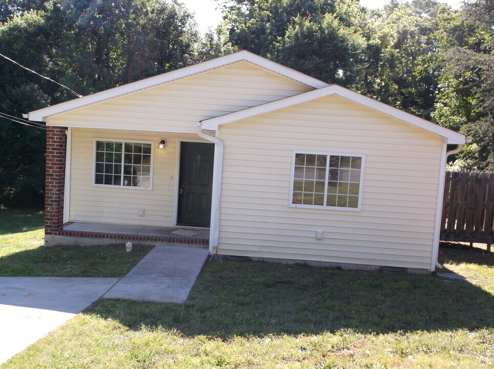4138 MacArthur St in Winston-Salem, NC - Building Photo