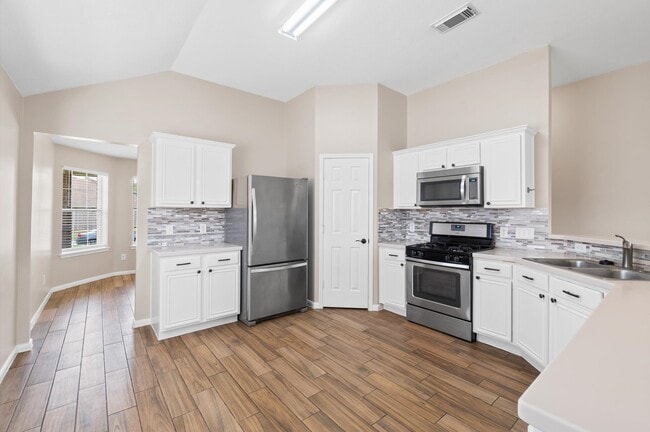 227 Mammoth Springs Ln in Dickinson, TX - Building Photo - Building Photo