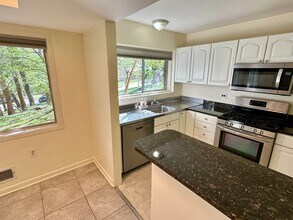 10670 Weymouth St in Bethesda, MD - Building Photo - Building Photo