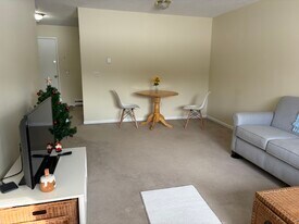 65 Mayflower Ave in Middleboro, MA - Building Photo