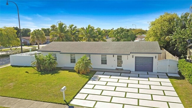 15440 SW 102nd Pl in Miami, FL - Building Photo - Building Photo