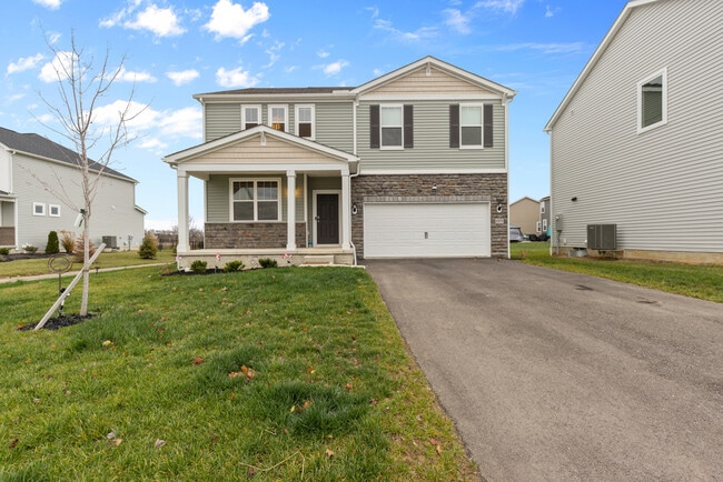 1375 Theodore Dr in Lockbourne, OH - Foto de edificio - Building Photo