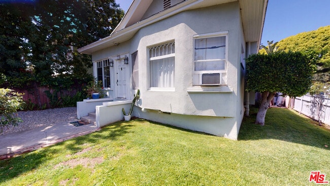 427 Sunset Ave in Los Angeles, CA - Building Photo - Building Photo