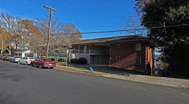 Cliff House Apartment in Charlotte, NC - Building Photo - Building Photo