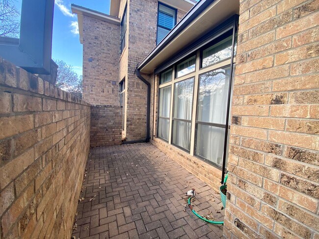 2500 Quarry Rd in Austin, TX - Building Photo - Building Photo