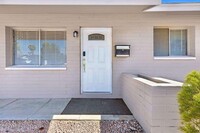 945 E Lilac Dr in Tempe, AZ - Building Photo - Building Photo