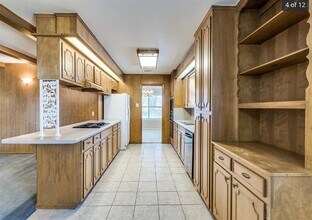 6025 Wrigley Way in Fort Worth, TX - Building Photo - Building Photo