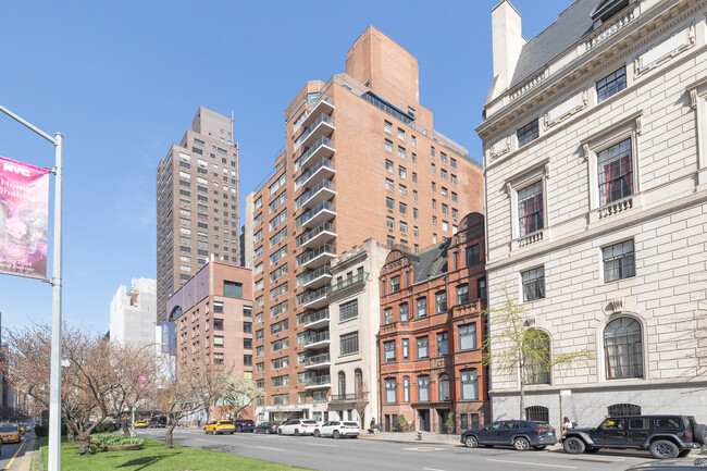 715 Park Ave in New York, NY - Building Photo - Building Photo