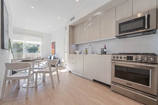 8820 Belford Ave in Los Angeles, CA - Building Photo