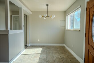 2323 W 41st Ave in Denver, CO - Foto de edificio - Building Photo