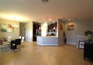 137 Navigation Cir in Osprey, FL - Foto de edificio - Building Photo