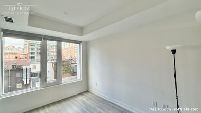 158 Front St E in Toronto, ON - Building Photo - Building Photo