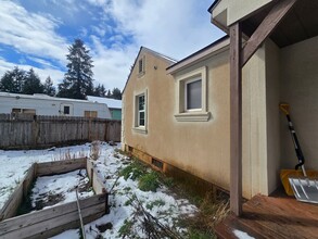 49634 High Prairie Loop in Oakridge, OR - Building Photo - Building Photo
