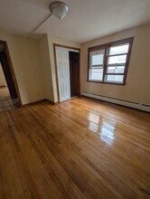 405 Blake St, Unit 1 in New Haven, CT - Foto de edificio - Building Photo
