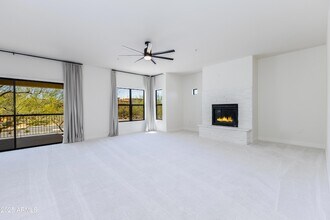 21320 N 56th St, Unit 2001 in Phoenix, AZ - Building Photo - Building Photo