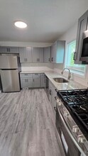 5729 Mitchell Rd in Levittown, PA - Building Photo - Building Photo