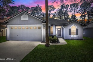428 Morning Glory Ln N, Unit 203 in Jacksonville, FL - Building Photo