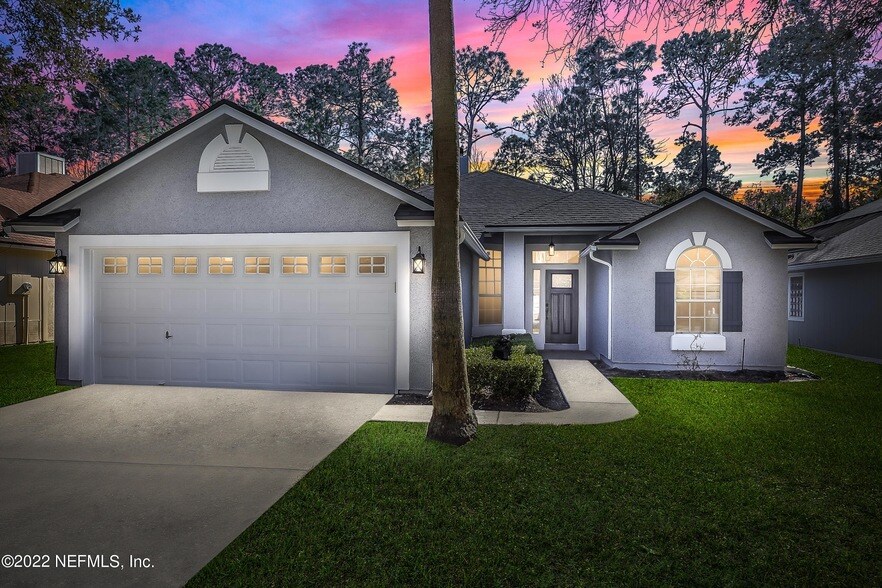 428 Morning Glory Ln N, Unit 203 in Jacksonville, FL - Building Photo