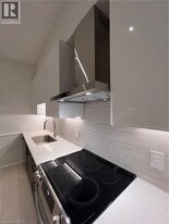 30 Cannon St W in Hamilton, ON - Building Photo