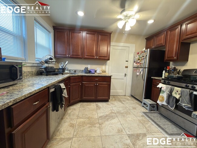 11 City View Rd in Brookline, MA - Foto de edificio - Building Photo