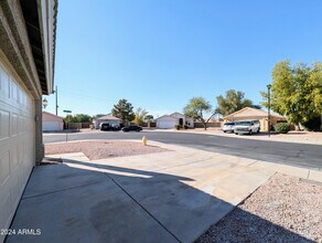 7059 W Gardenia Ave in Glendale, AZ - Building Photo - Building Photo