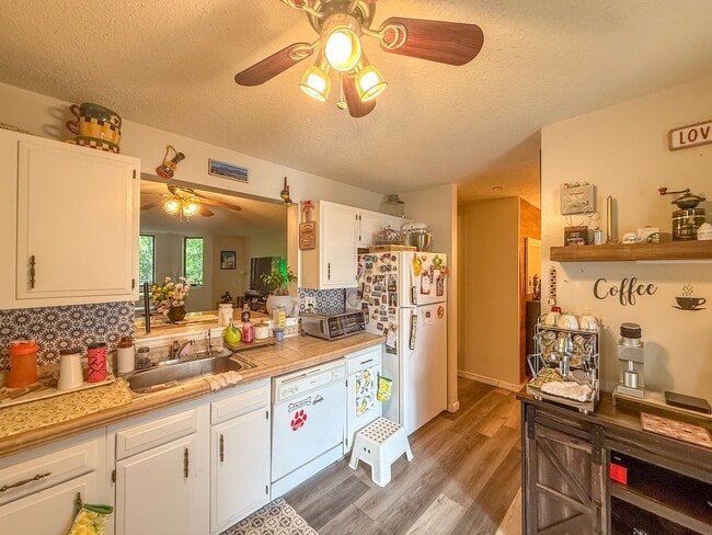 property at 999 Whalley Ave