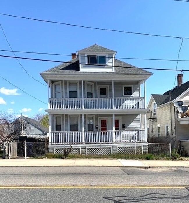 457 Admiral St