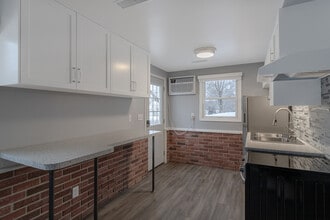 404 James Ave, Unit 101 in Mankato, MN - Building Photo - Building Photo